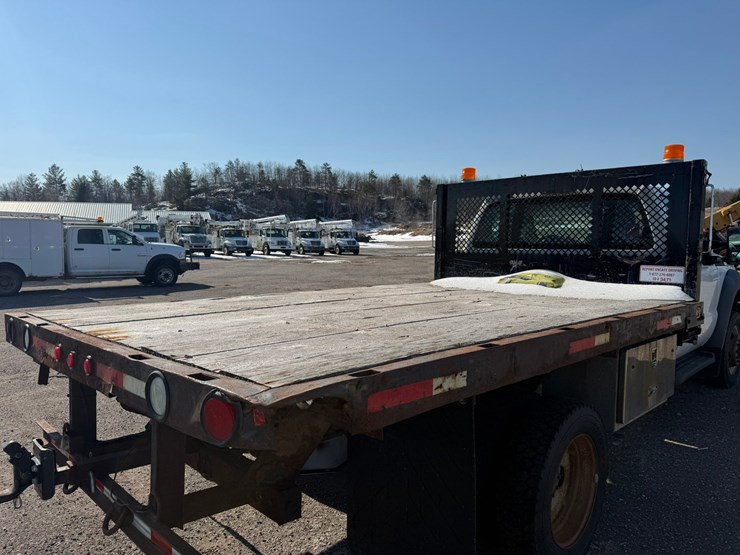 2011-ford-f550-xl-image-17