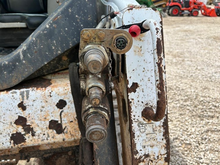 2017-bobcat-t450-image-11