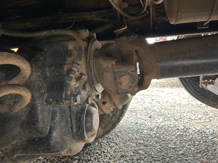 2005-peterbilt-357-image-31