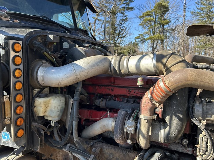 2005-peterbilt-379-image-53