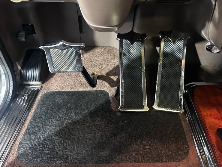 2007-peterbilt-379-image-71