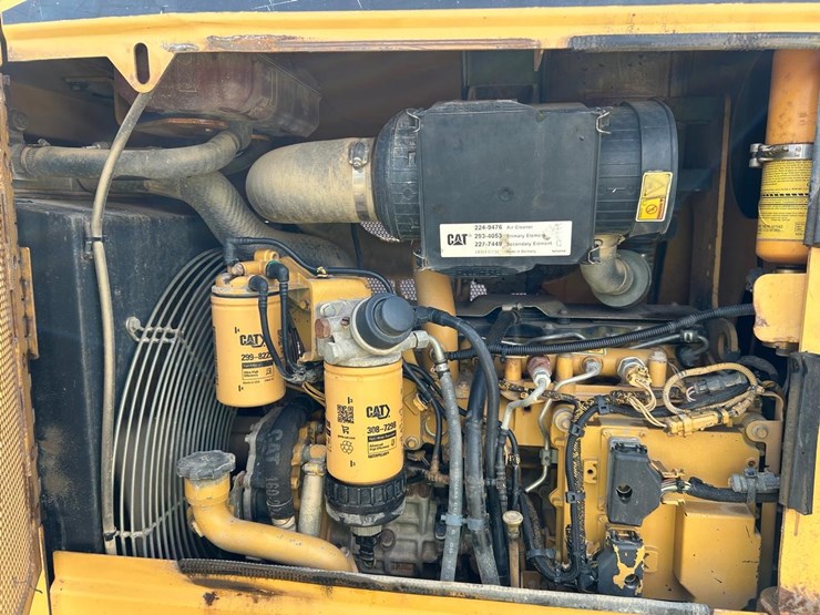 caterpillar-d5k-xl-image-21