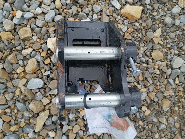 #l19-032-•-tpm-quick-coupler-mini-excavator-attachment-image-3