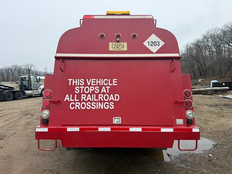 2012-international-7400-image-4