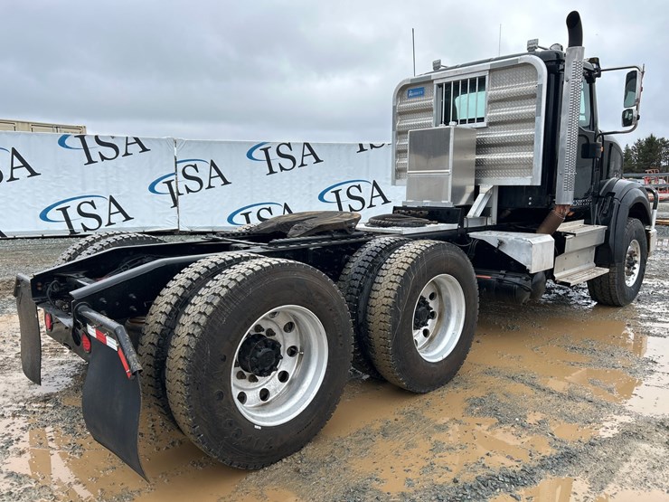 2019-international-hx620-image-5