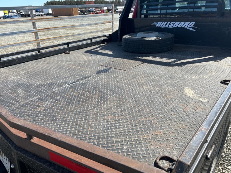 2011-ford-f550-image-26