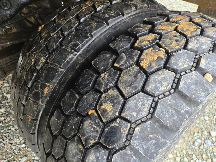 2011-ford-f550-image-74