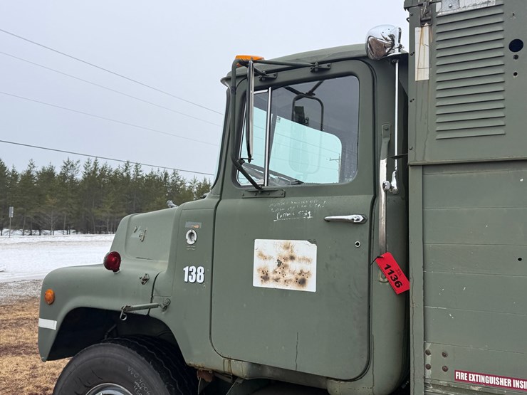 1984-mack-dm492s-image-11