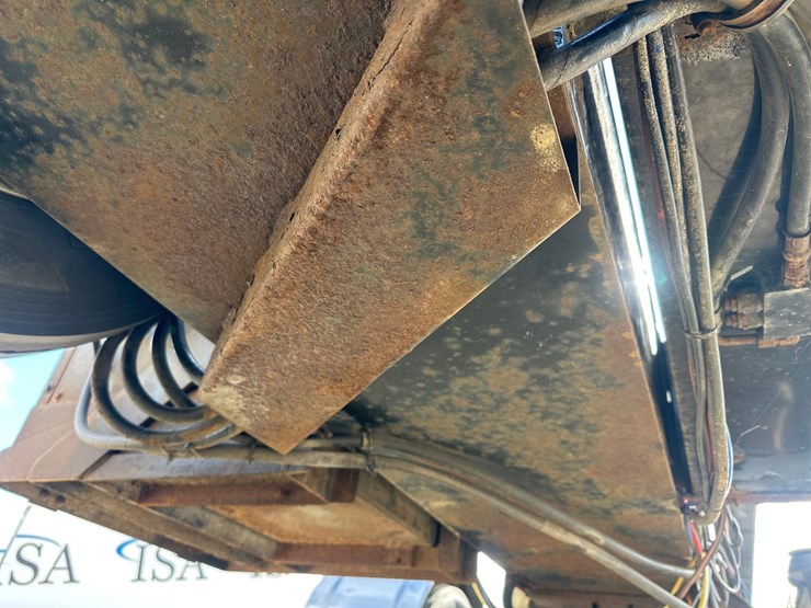 2010-massey-ferguson-8-image-66