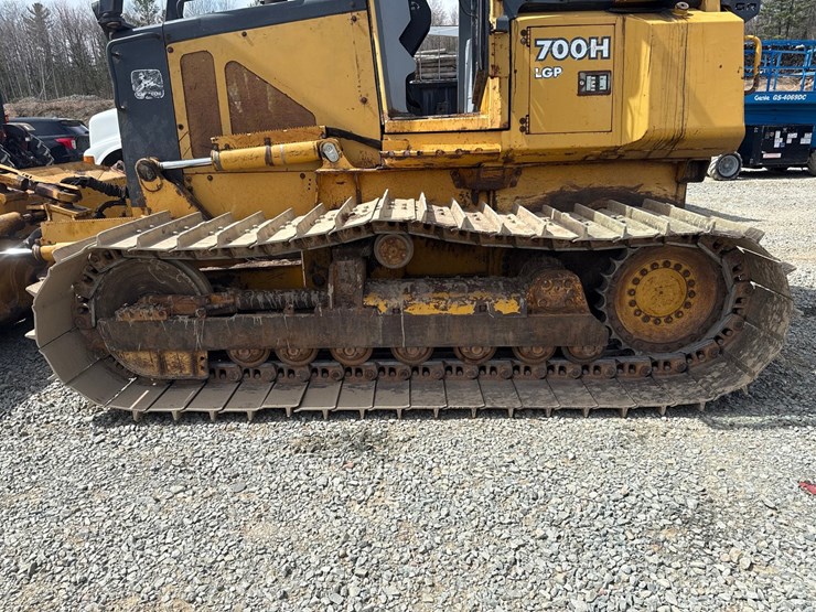 2002-deere-700h-lgp-image-55