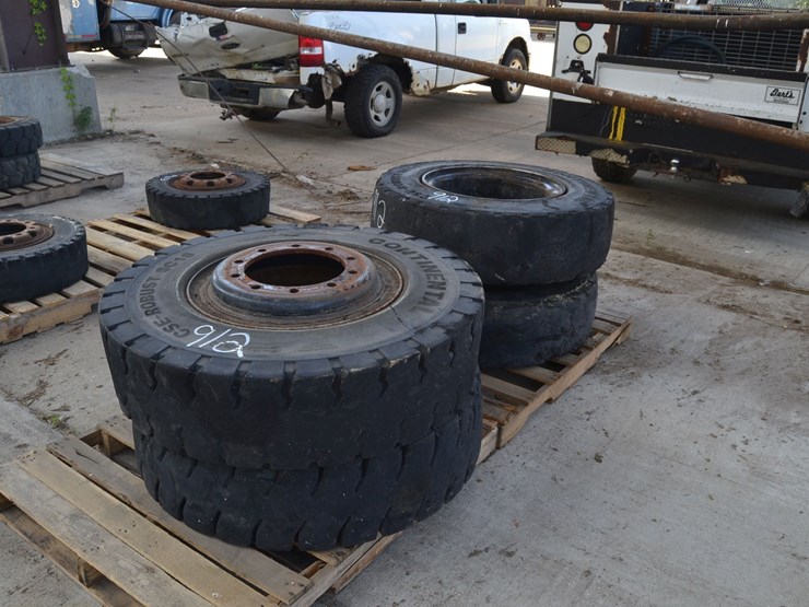 (5)-wheels-&-tires-for-taylor-30,000lb-forklift-image-2