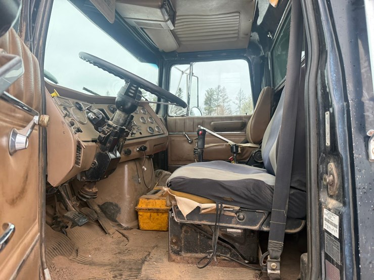 #1113-•-1990-ford-quad-axle-dump-truck-image-41