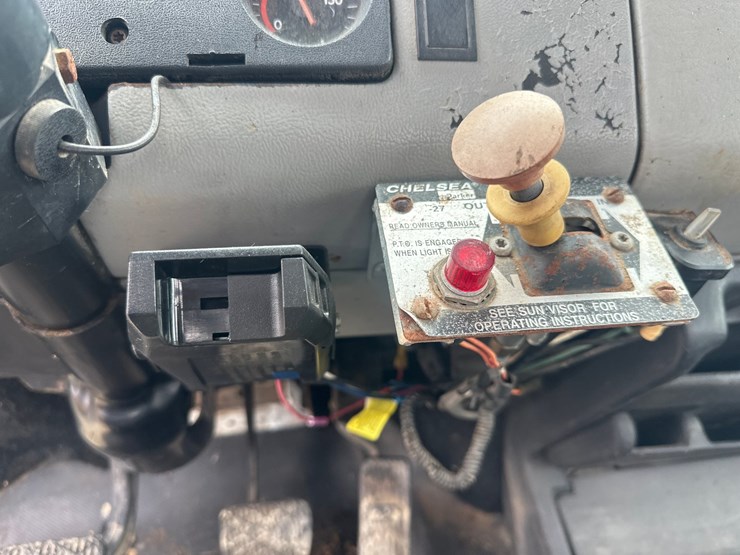 1998-massey-ferguson-8-image-45