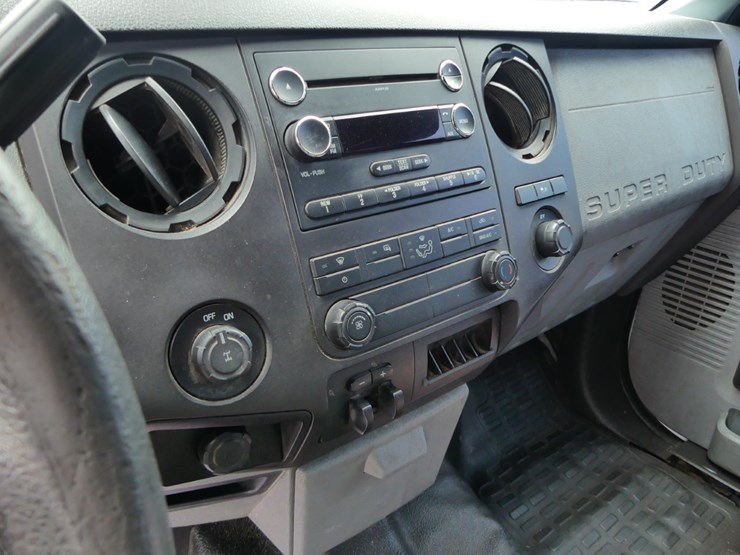 2012-ford-f250-xl-image-13