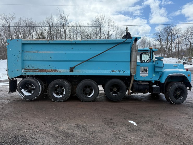 #1056-•-1989-mack-quad-axle-dump-truck-image-6