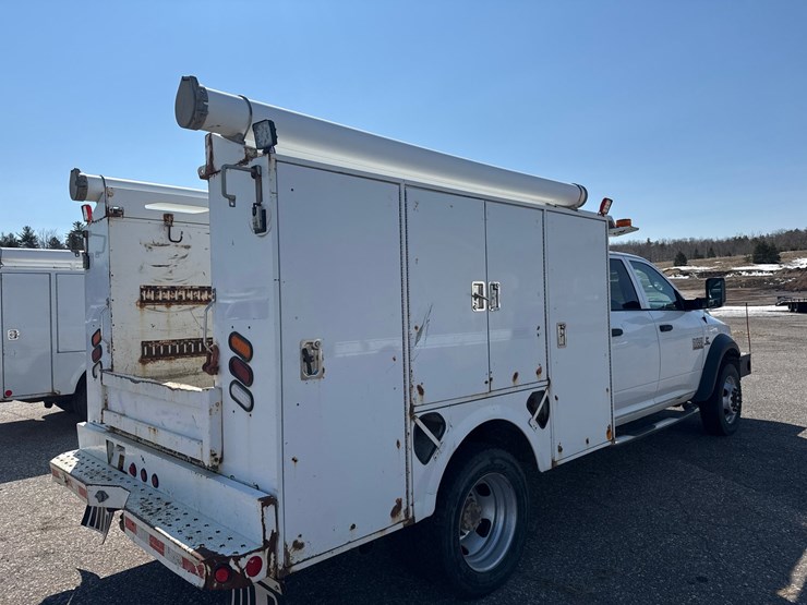 #1060-•-2015-ram-5500-heavy-duty-service-truck-image-5