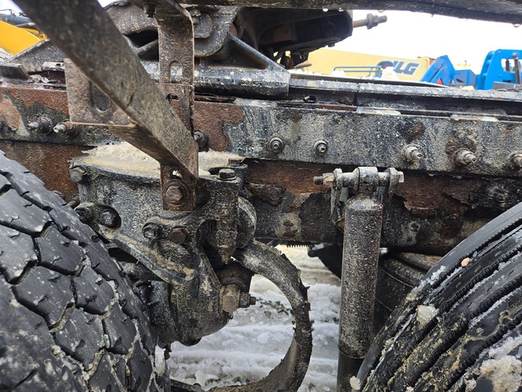 peterbilt-579-image-36