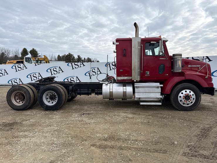 2012-massey-ferguson-8-image-6