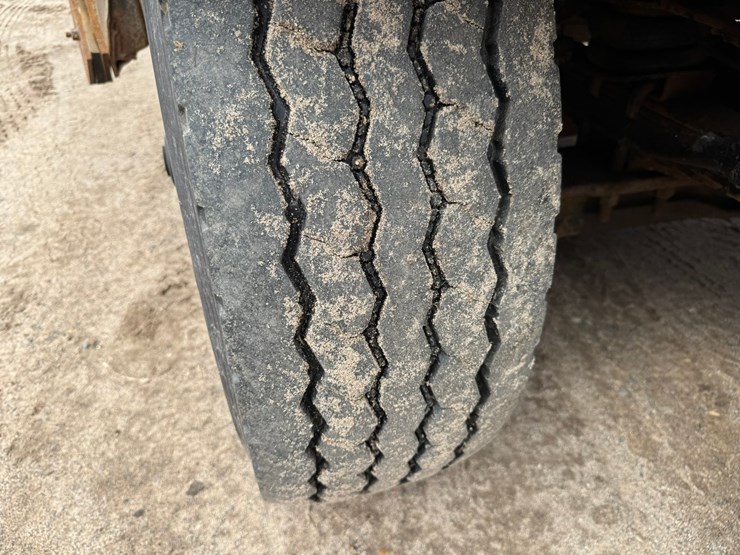 #2168-•-2001-sterling-4x2-snow-plow-truck-image-80