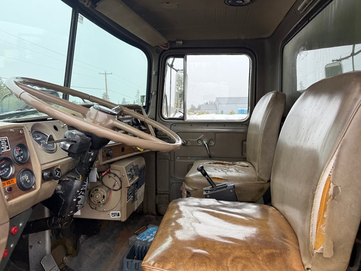 1984-mack-dm492s-image-51