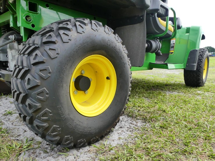 2024-john-deere-tx-4x2-image-5