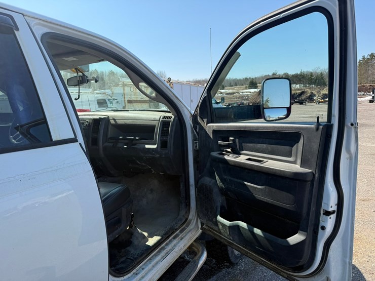 #2047-•-2012-ram-5500-heavy-duty-4x4-service-truck-image-40