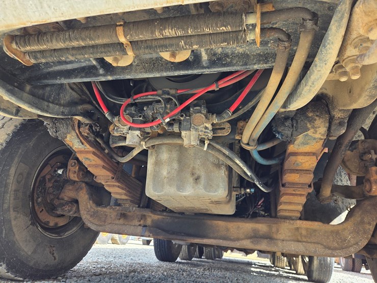 2005-massey-ferguson-8-image-48