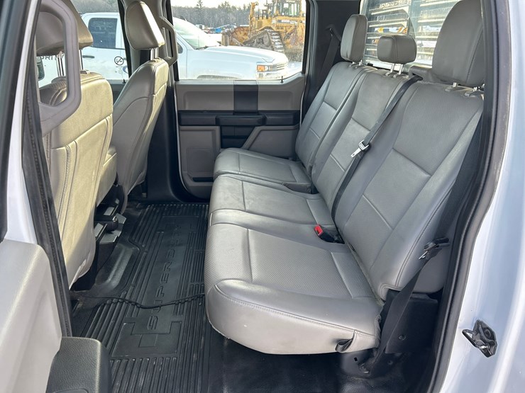 2021-ford-f550-image-59