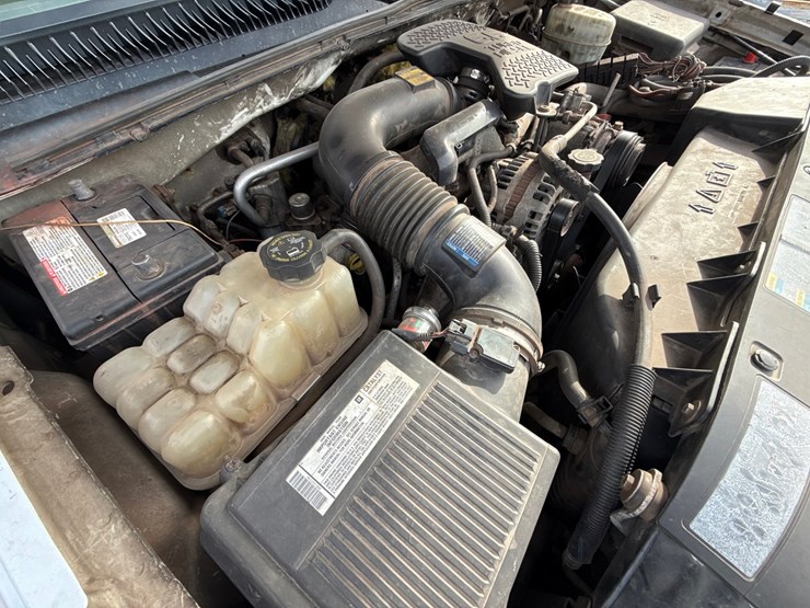 2005-chevrolet-3500-image-12