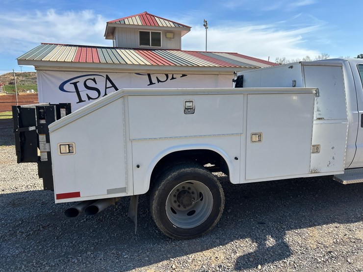 2012-ford-f550-image-16