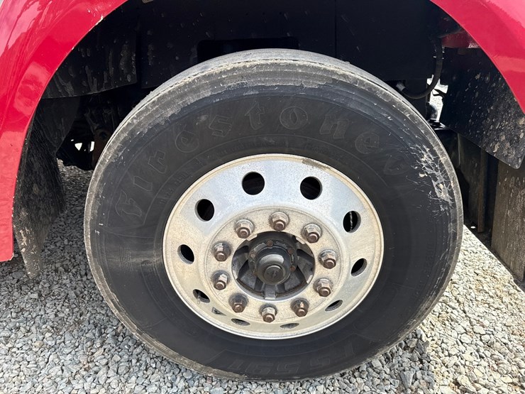 2018-freightliner-122sd-image-81