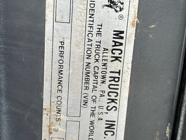 1999-mack-dm688s-image-95