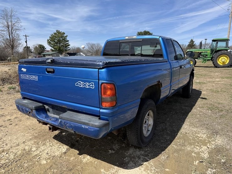 2001-dodge-ram-1500-image-4