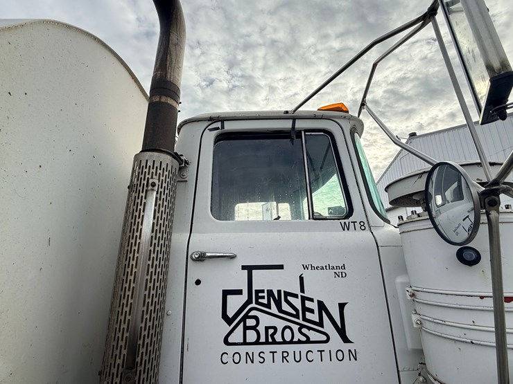 1988-mack-dm690s-image-36