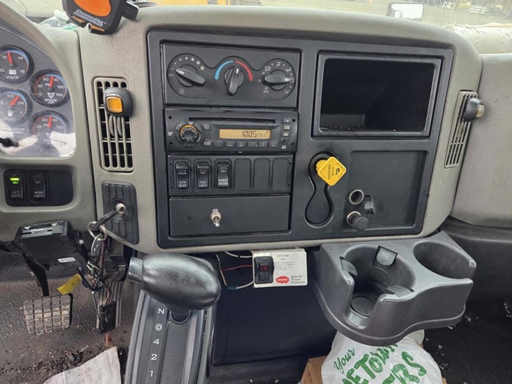 2013-international-durastar-4300-image-77