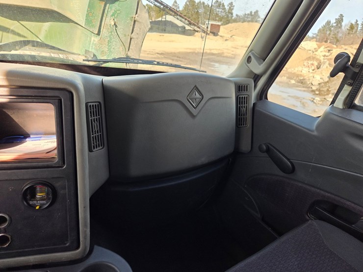 2012-international-7600-image-55