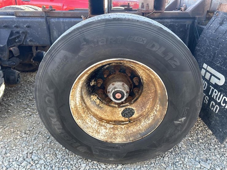 2001-mack-ch613-image-97