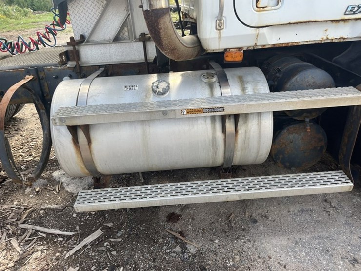 #1556-•-1999-mack-e7-460-day-cab-truck-tractor-image-16