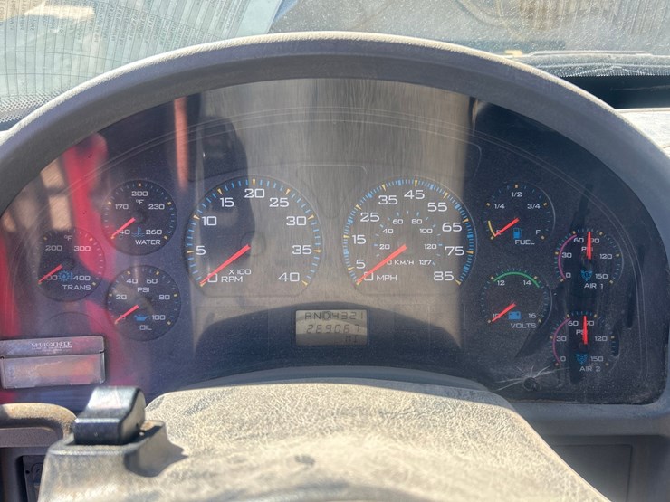 2006-international-7400-image-64