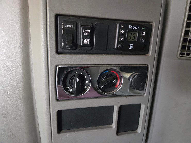 2013-international-prostar-image-60