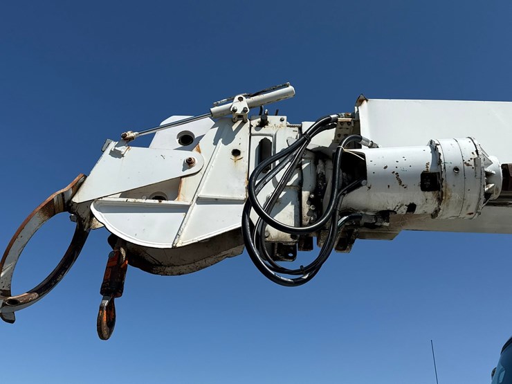 2010-international-7400-image-36