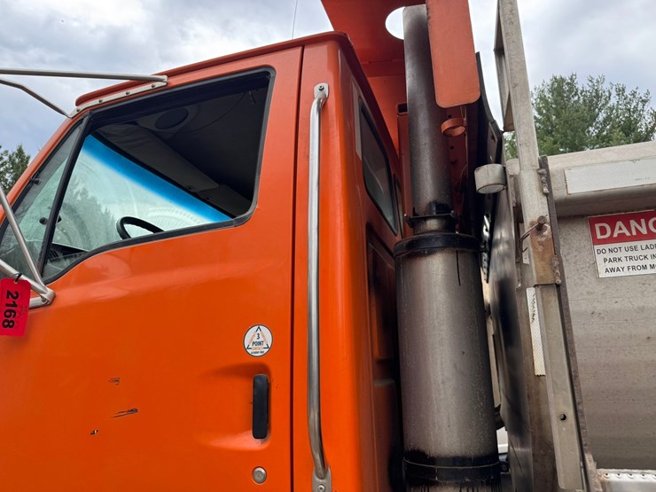 #2168-•-2001-sterling-4x2-snow-plow-truck-image-13