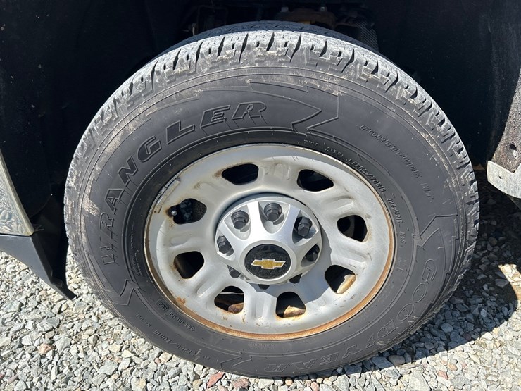 2018-chevrolet-3500-image-69