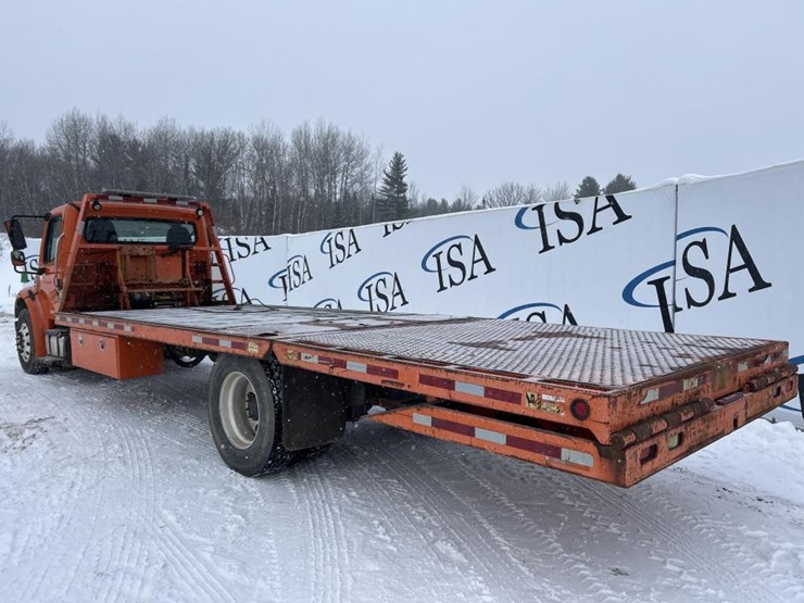 2016-massey-ferguson-8-image-3