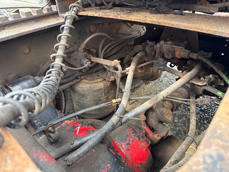 1998-massey-ferguson-8-image-44