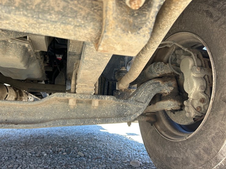 2023-ford-f750-image-31