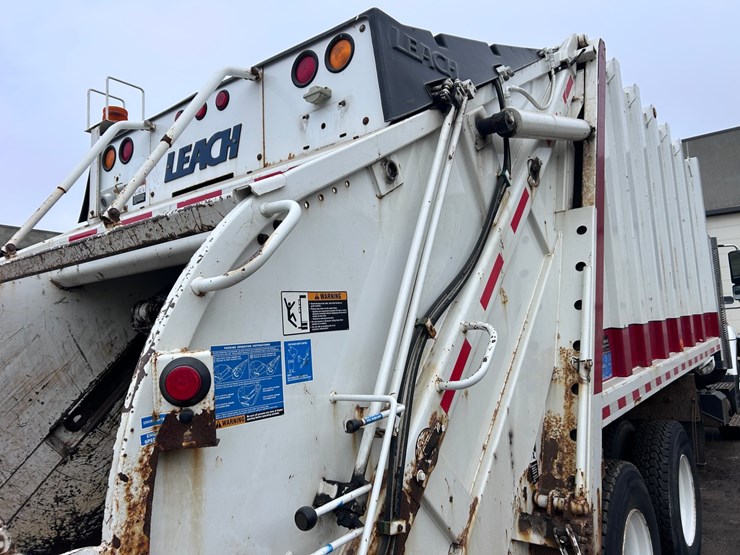 2003-international-7400-image-26