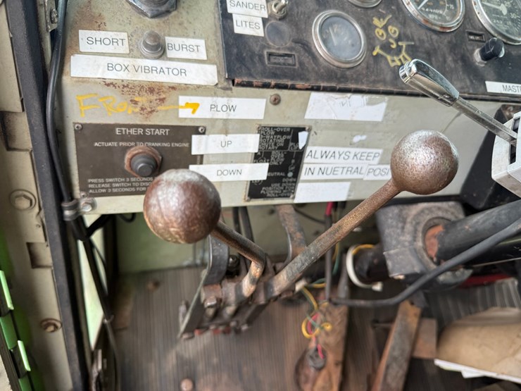 1986-oshkosh-wt2206-image-51