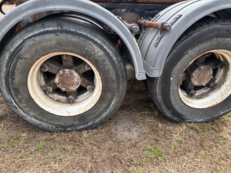 1999-mack-rd600-image-68