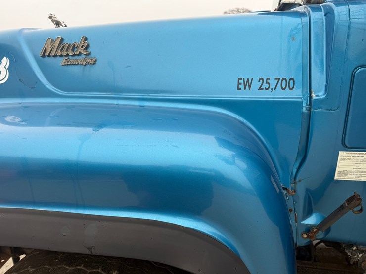 mack-rd686s-image-12